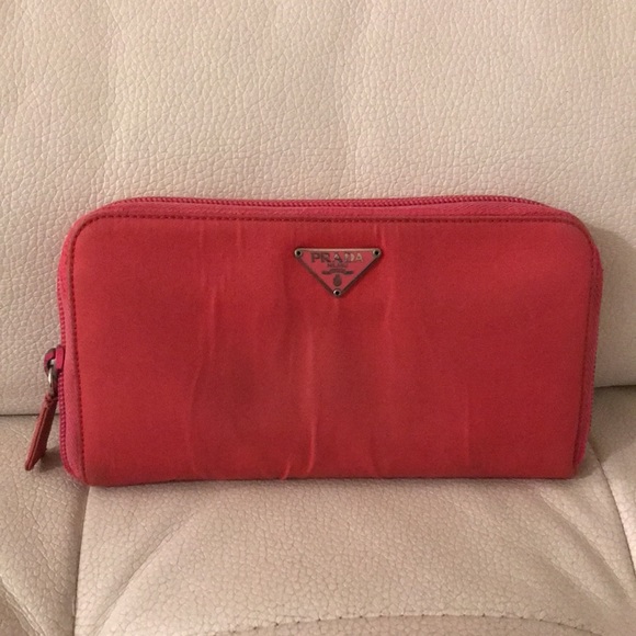 Authentic Prada Nylon Leather Wallet with authenticity & guarantee cards GUC - Picture 2 of 11